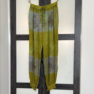 NWOT Gauze Floral Print Harem Joggers